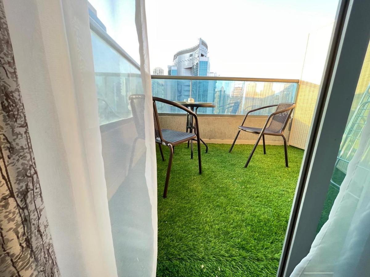 Private Gorgeous Room With Marina View With Shared Kitchen Dubaï Extérieur photo